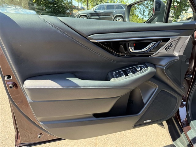 2025 Subaru Outback Touring XT photo 25