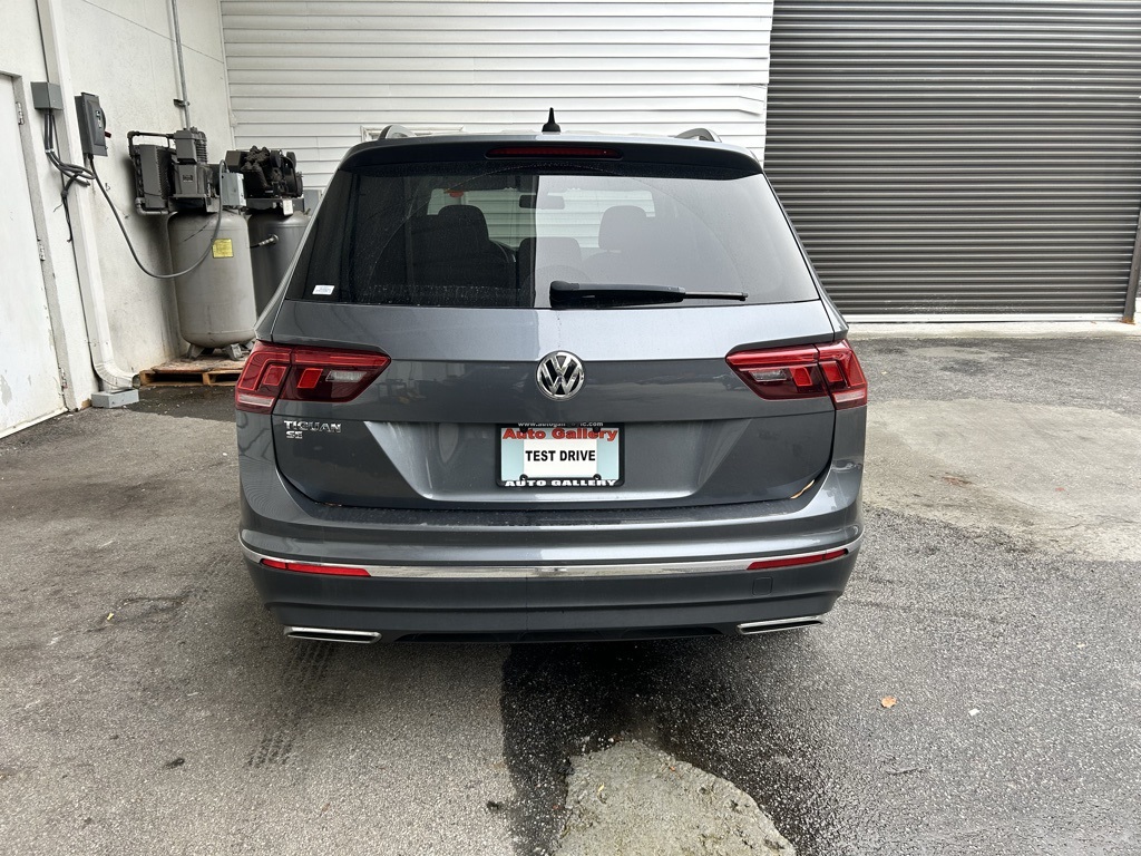 2020 Volkswagen Tiguan SEL photo 3