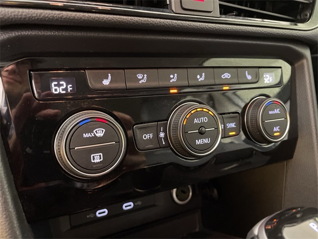 2024 Volkswagen Taos SE photo 28