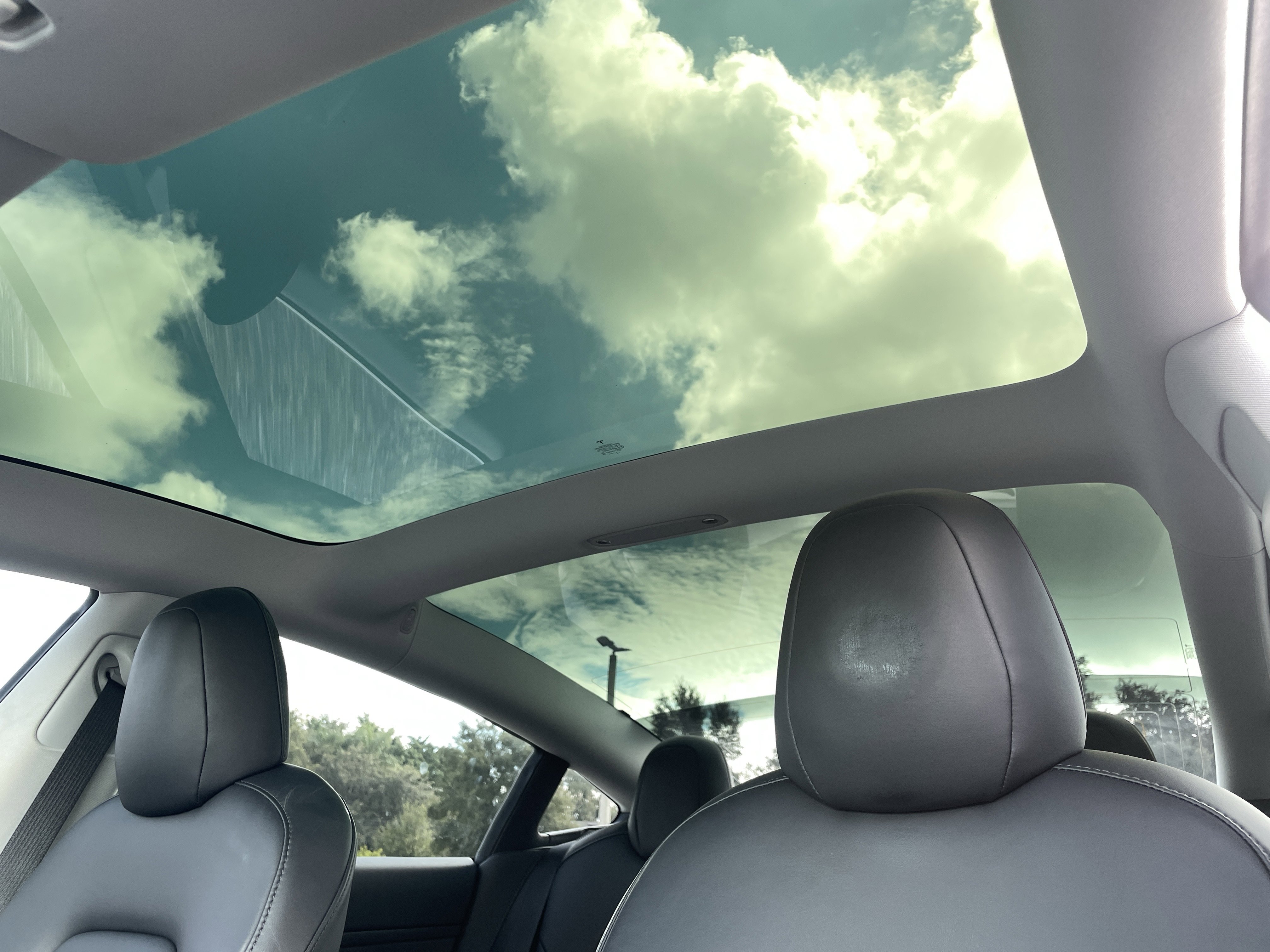 2020 Tesla Model 3 Standard Range photo 2