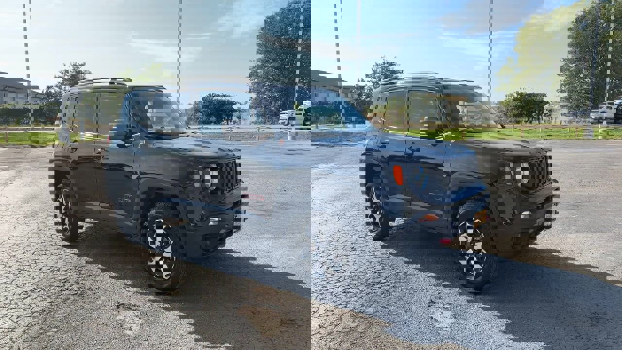 2020 Jeep Renegade Trailhawk photo 2