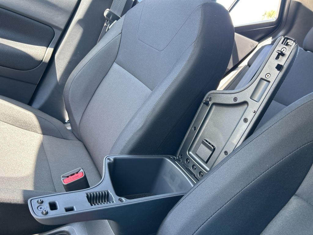 2025 Nissan Kicks Play S photo 25
