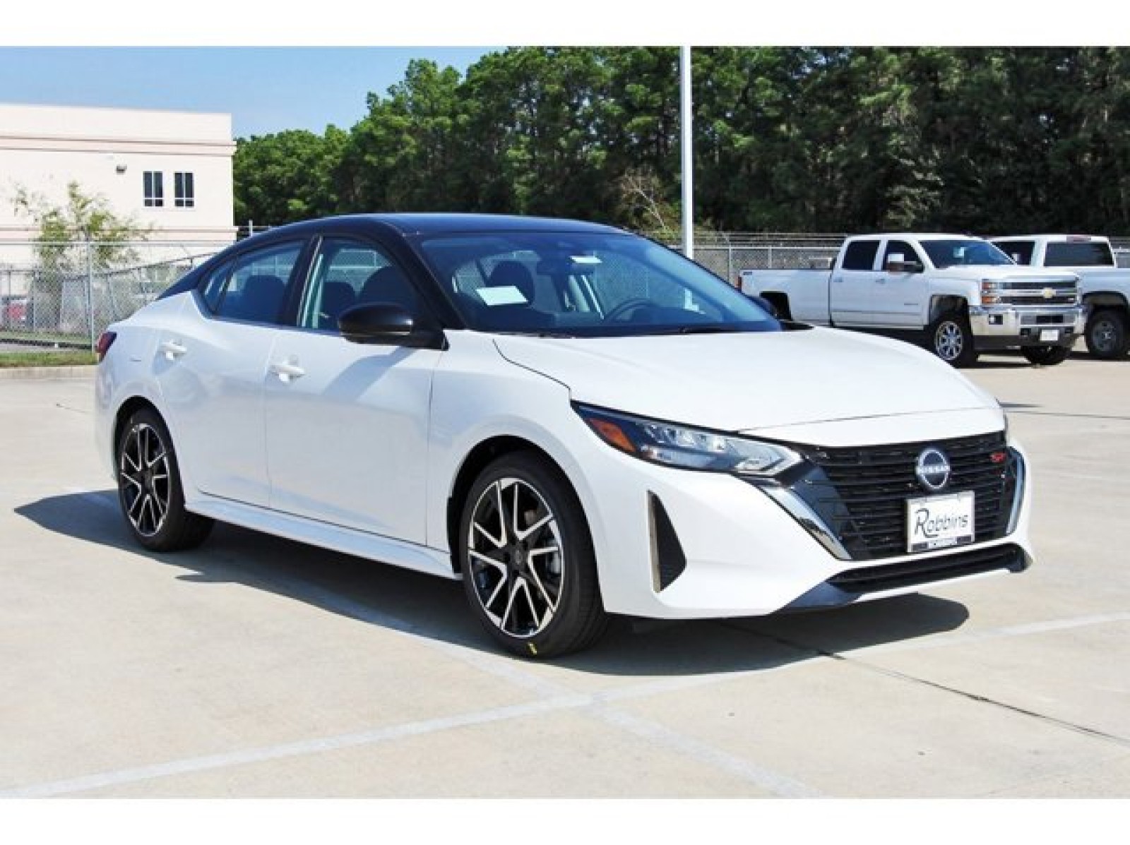 2025 Nissan Sentra SR White at Robbins Nissan