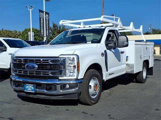 2024 Ford F-350 Super Duty Chassis Cab XLT's photo
