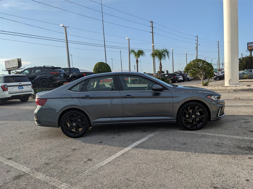 2025 Volkswagen Jetta 1.5T SE photo 8