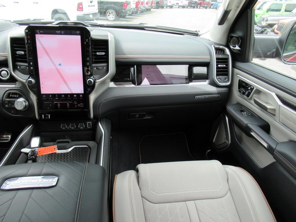 2025 Ram 1500 photo 14