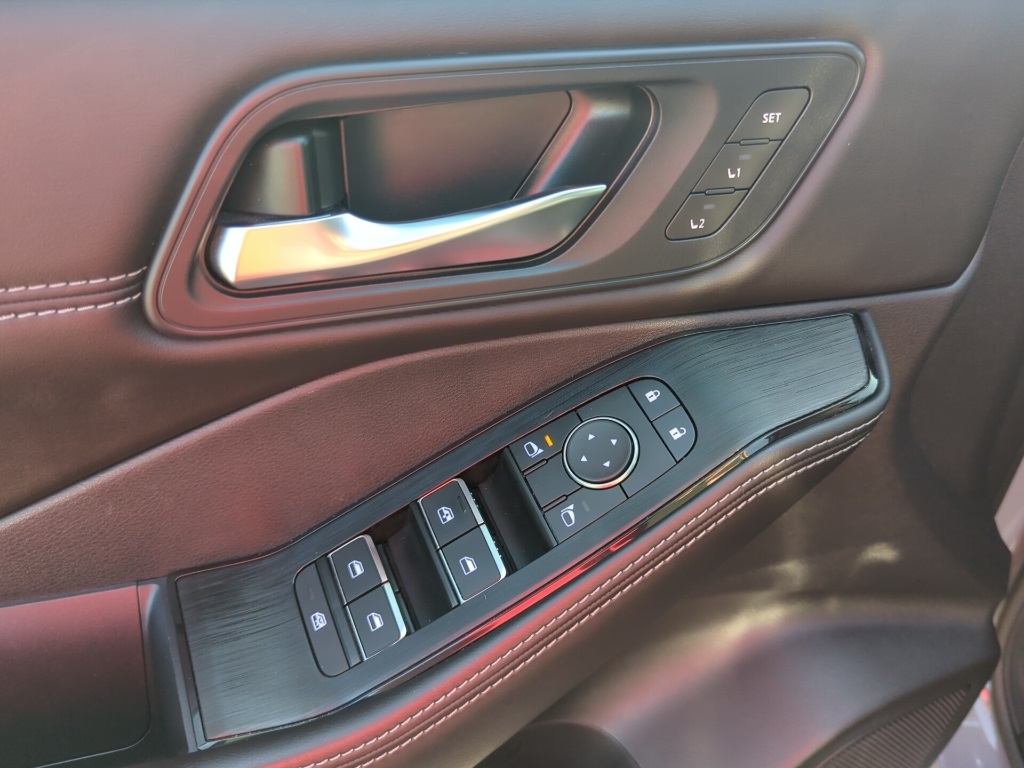 2022 Nissan Rogue SL photo 9