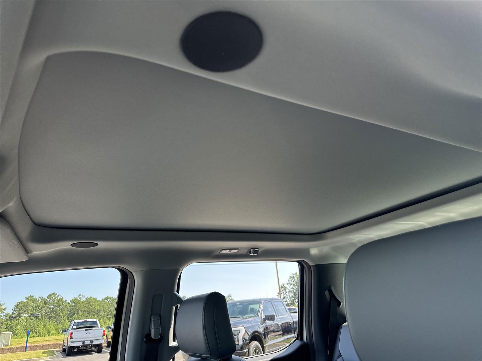 2025 Ford F-150 Lariat photo 4