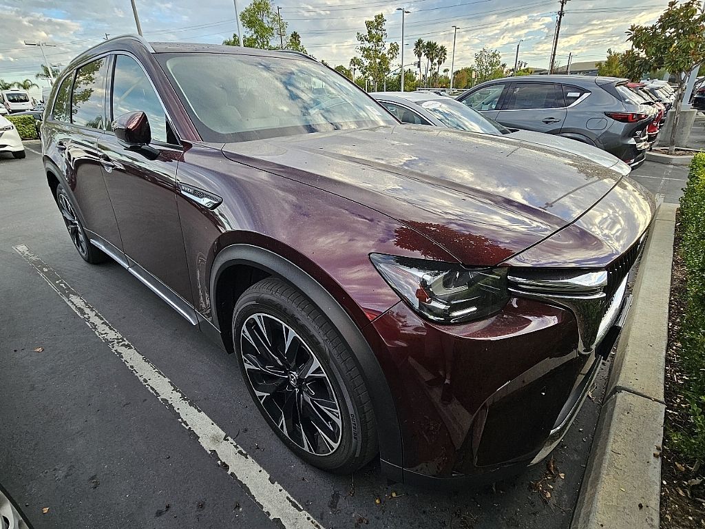 2024 Mazda CX-90 Premium photo 2