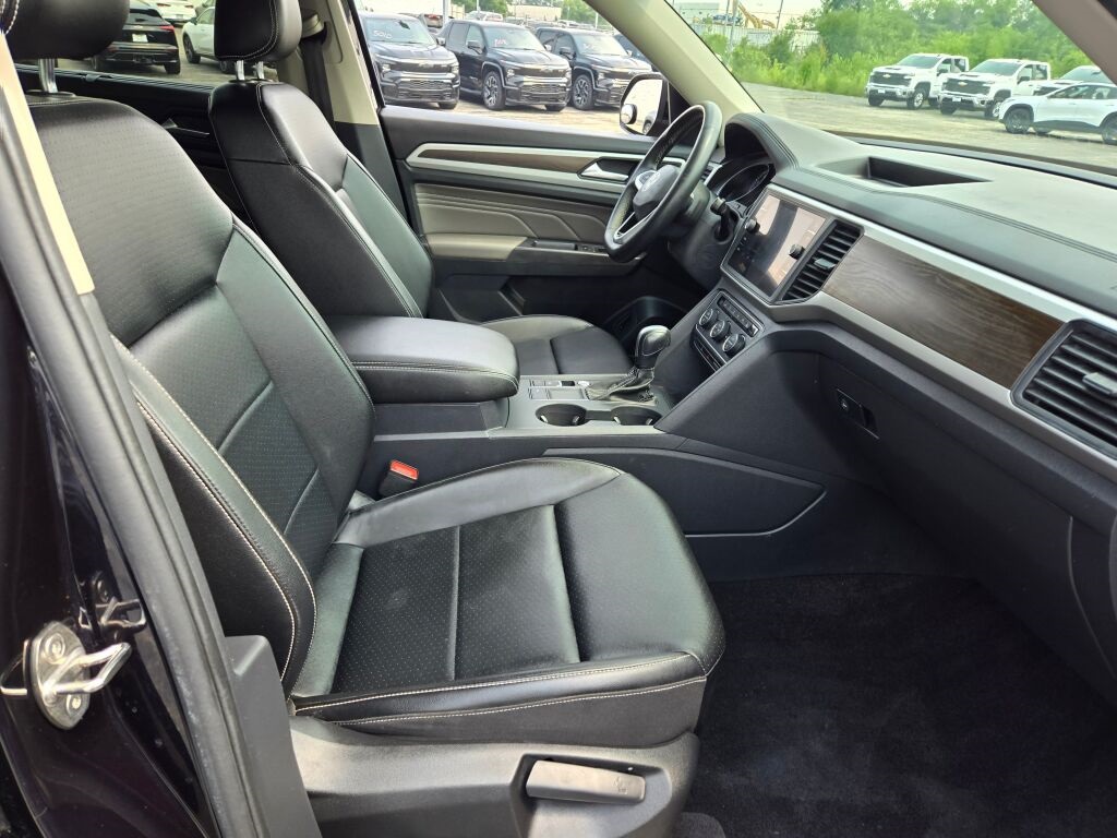2021 Volkswagen Atlas SE Technology photo 2