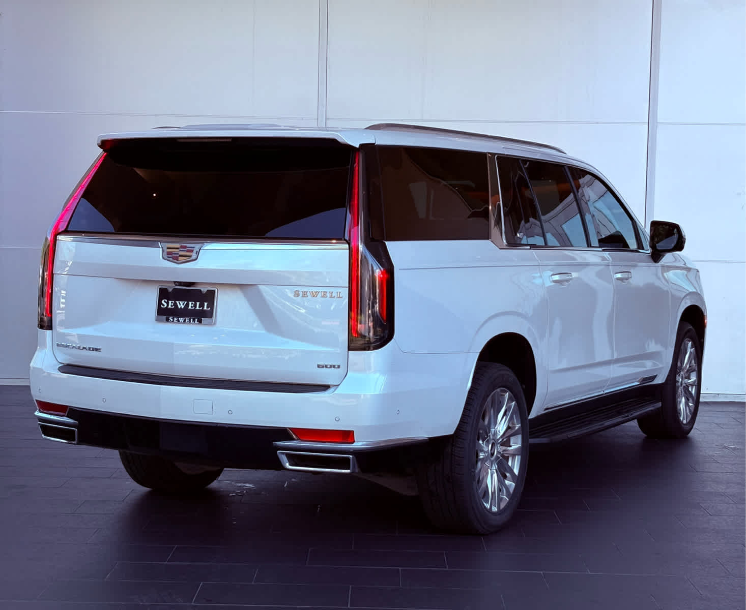 2022 Cadillac Escalade ESV Premium Luxury photo 4