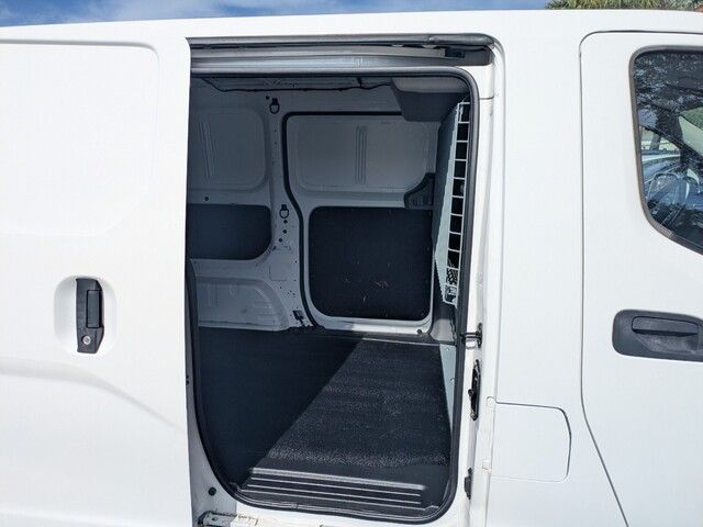 2020 Nissan NV200 SV photo 24