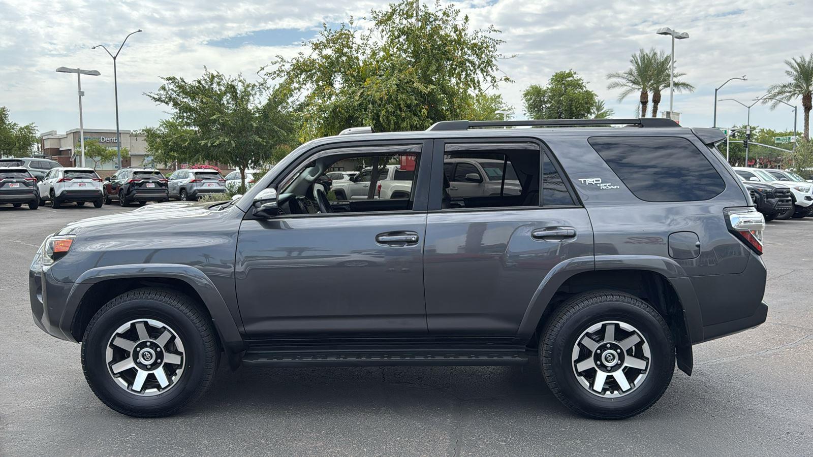 2020 Toyota 4Runner TRD photo 2
