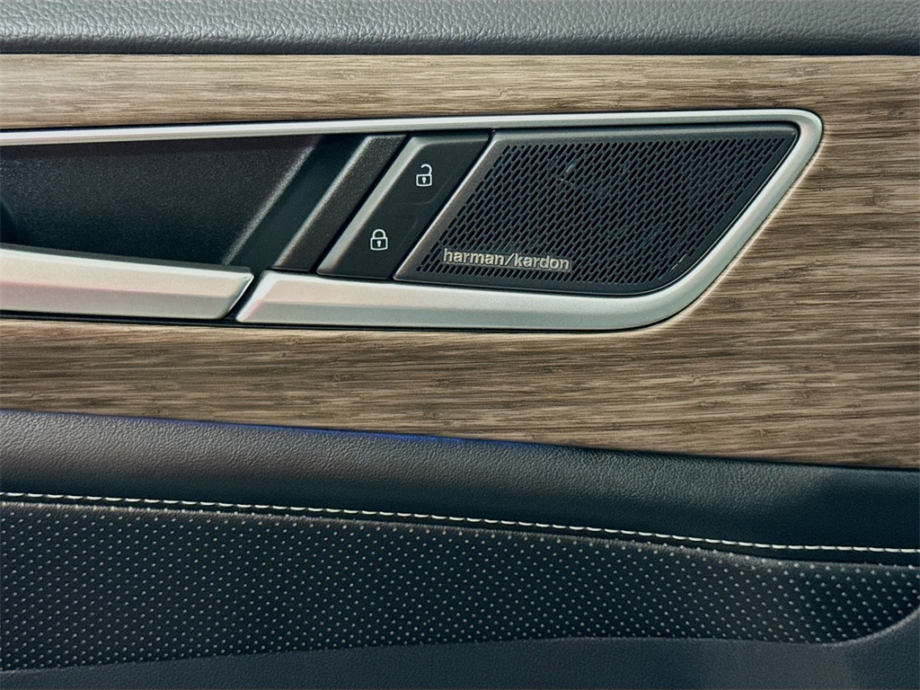 2024 Volkswagen Atlas SEL Premium R-Line photo 29