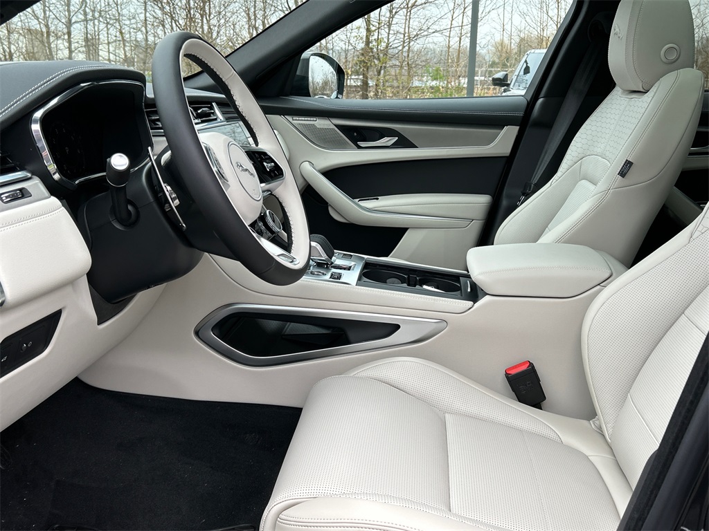 2026 Jaguar F-PACE P250 R-Dynamic S photo 10