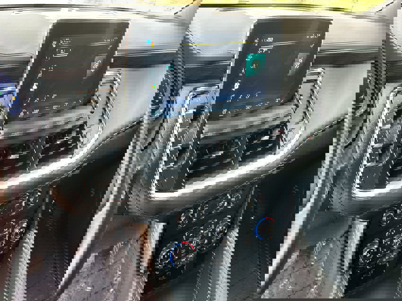 2022 Chevrolet Tahoe LT photo 16