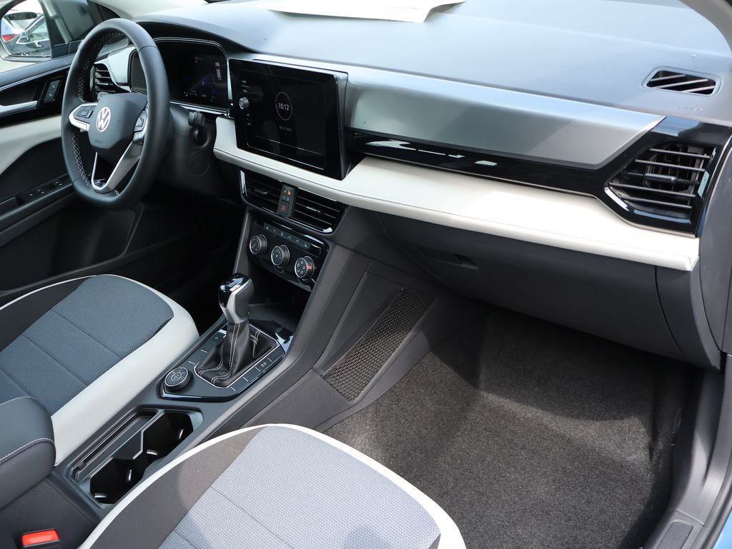 2025 Volkswagen Taos S photo 9