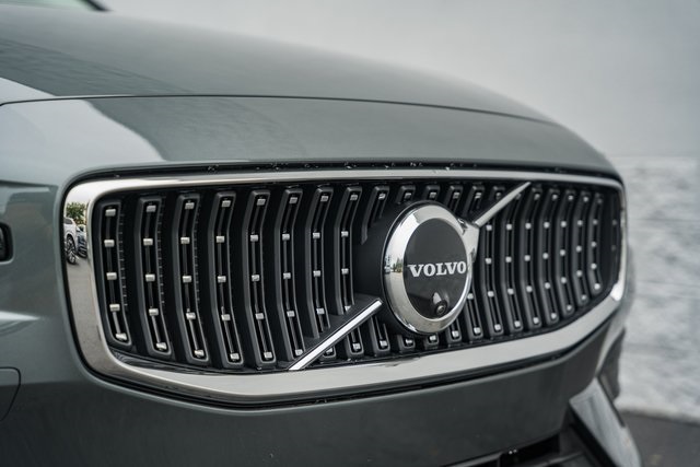 2026 Volvo V60 Cross Country B5 AWD Plus photo 10