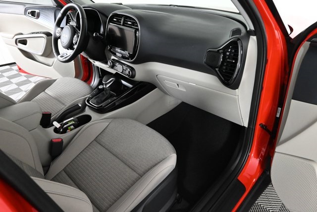 2025 Kia Soul EX photo 2