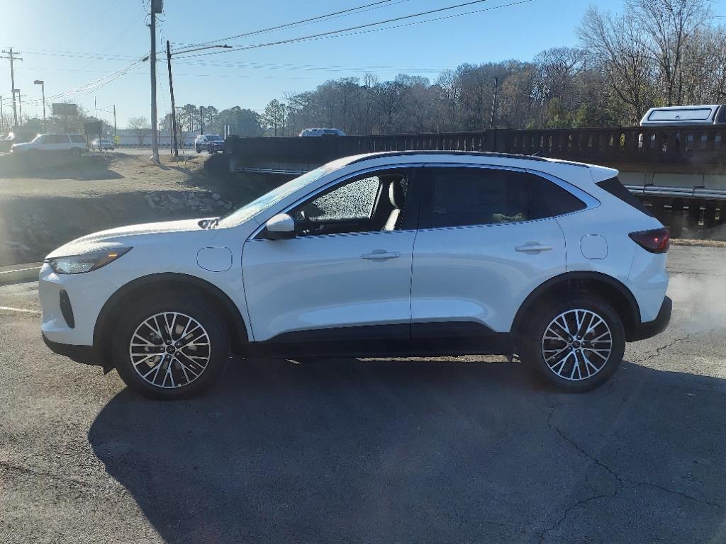 2025 Ford Escape Plug-In Hybrid photo 2