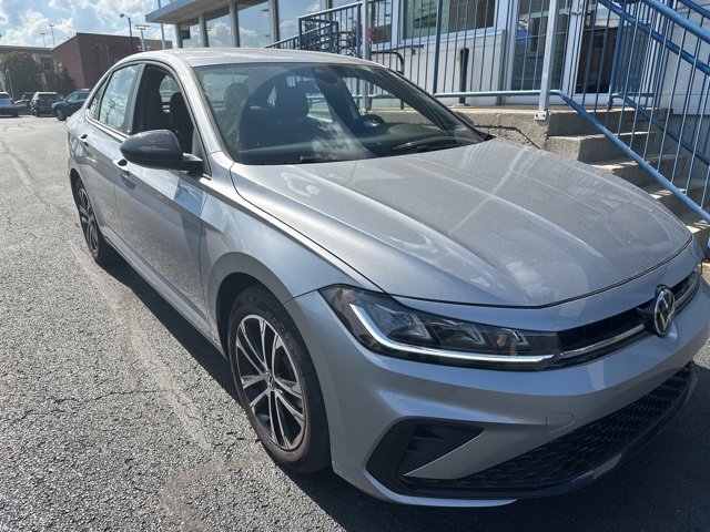 2025 Volkswagen Jetta 1.5T Sport photo 2