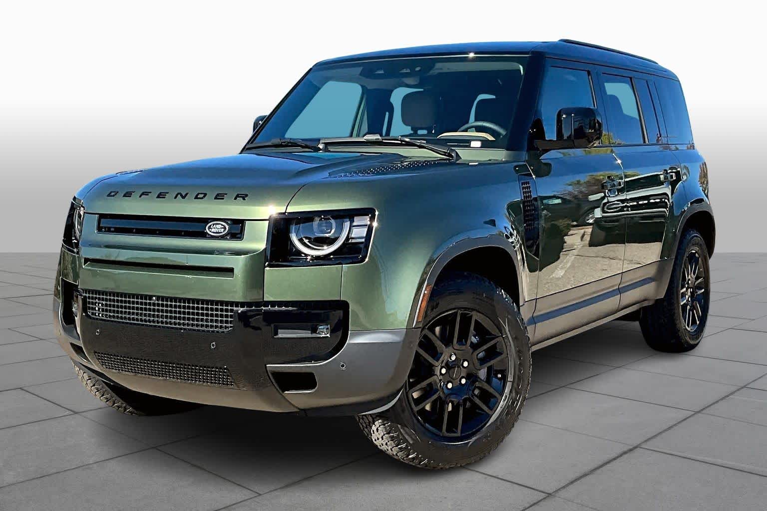2026 Land Rover Defender S's photo