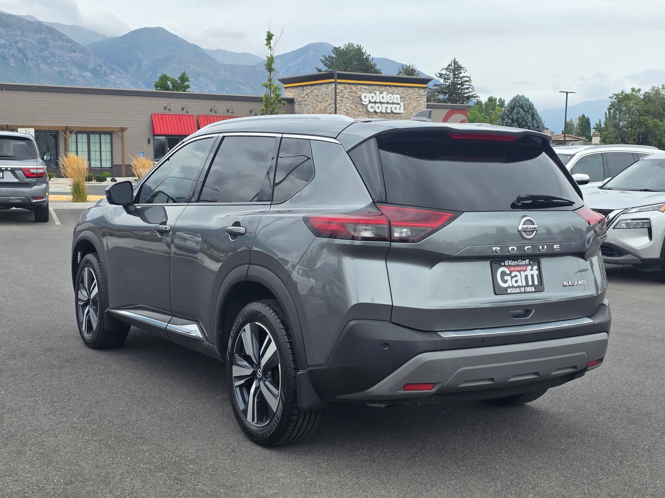 2021 Nissan Rogue SL photo 2