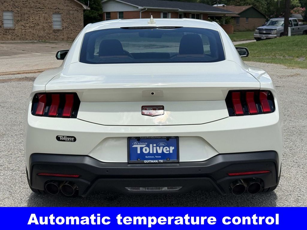2025 Ford Mustang GT Premium photo 4