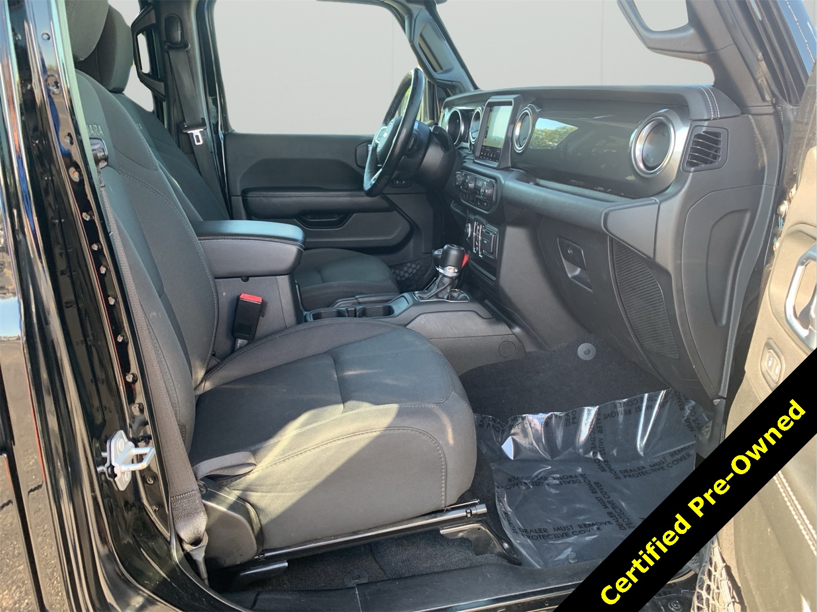2021 Jeep Wrangler Unlimited Sahara photo 27