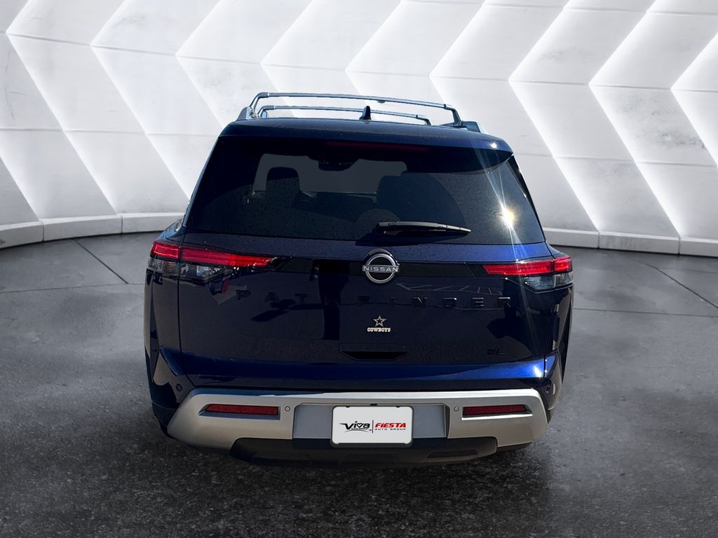 2023 Nissan Pathfinder SL photo 3