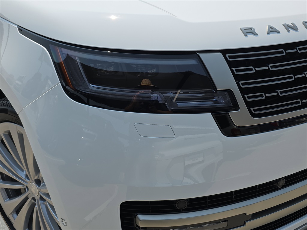 2025 Land Rover Range Rover SE photo 30