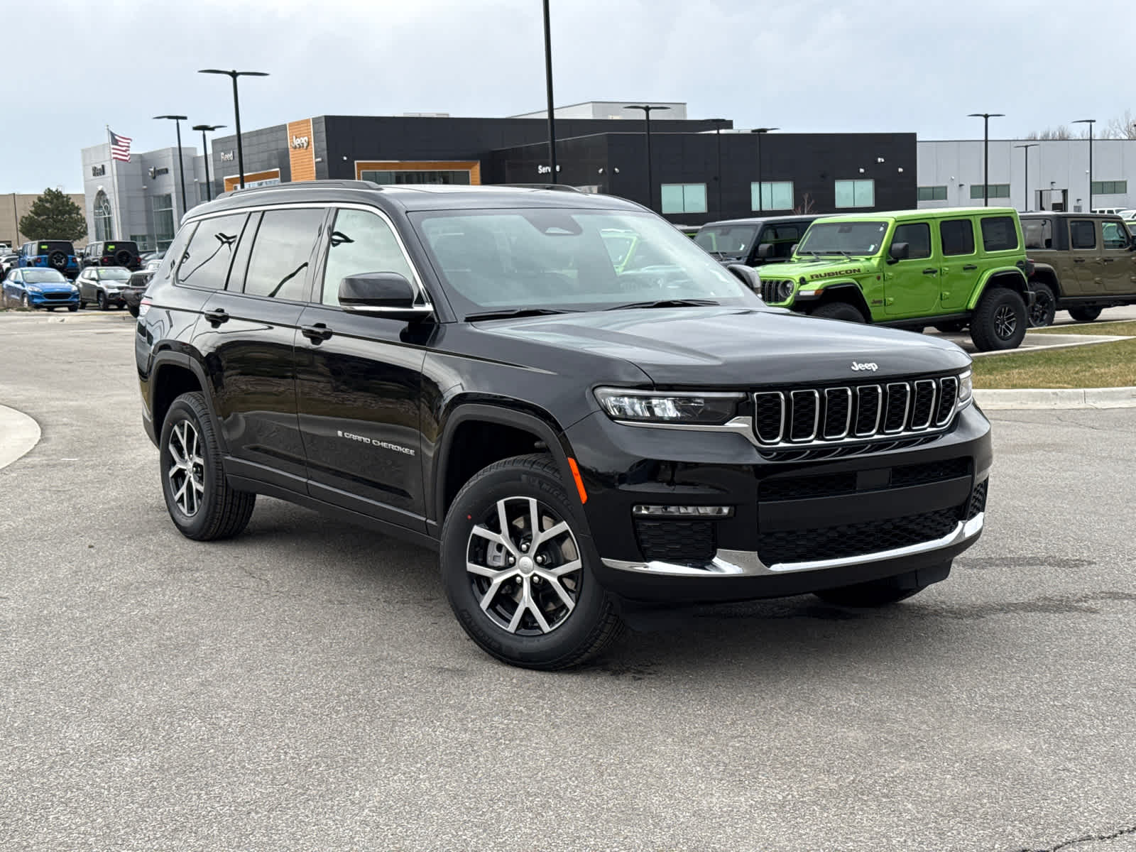 2025 Jeep Grand Cherokee Limited photo 3