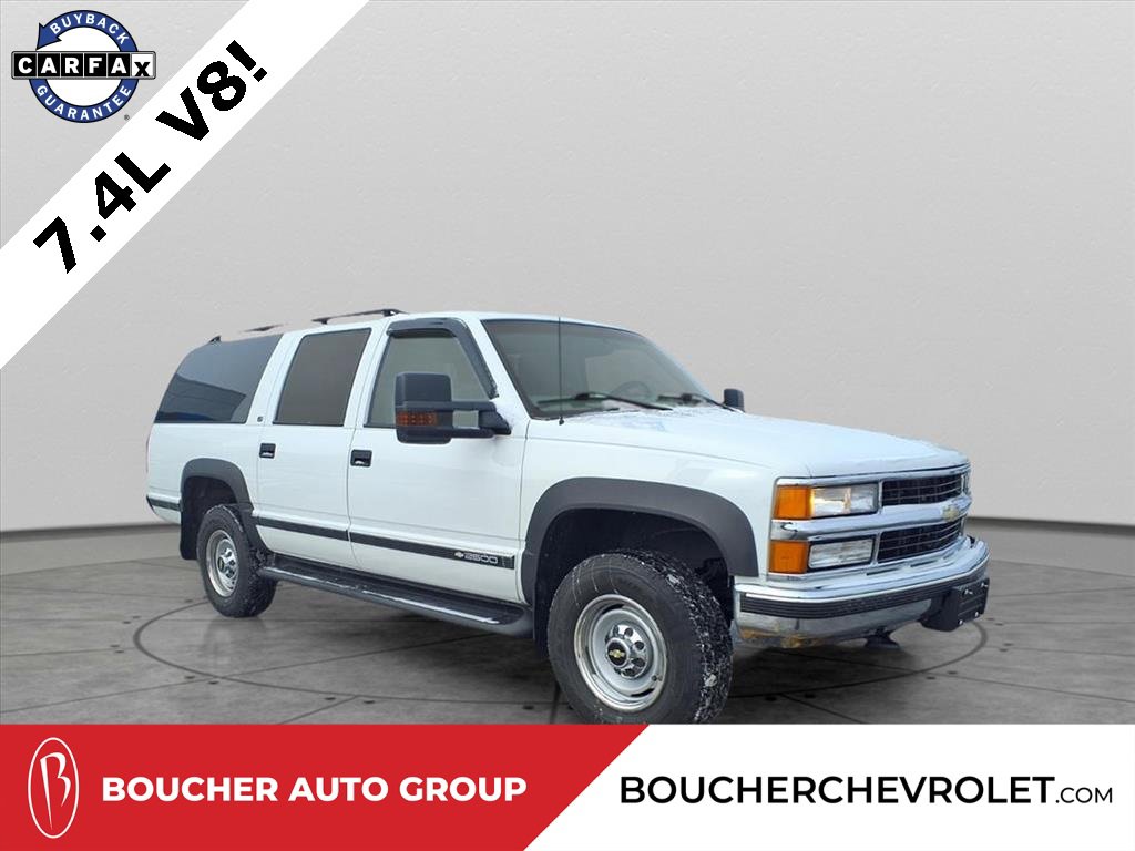 1999 Chevrolet Suburban Base's photo