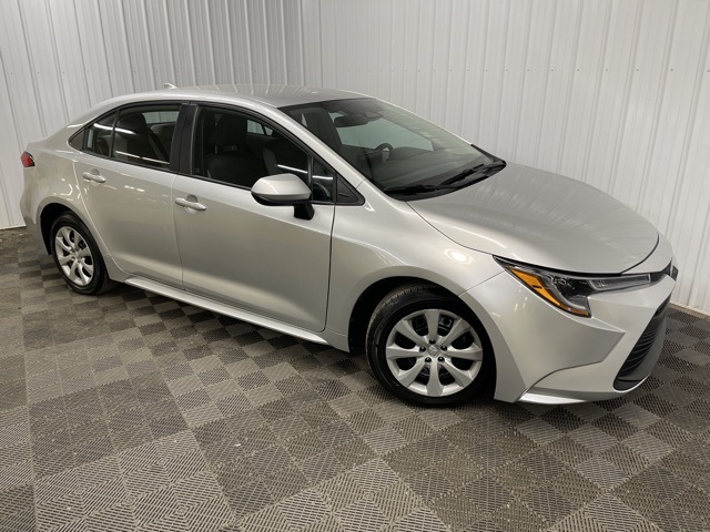 2023 Toyota Corolla LE's photo
