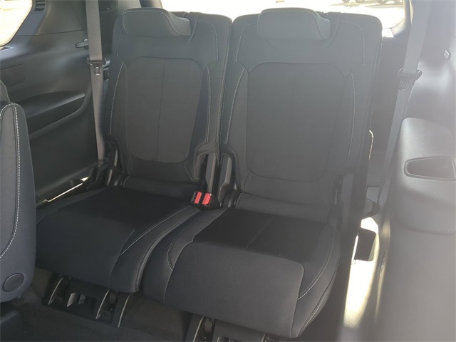 2025 Jeep Grand Cherokee Laredo Altitude photo 13