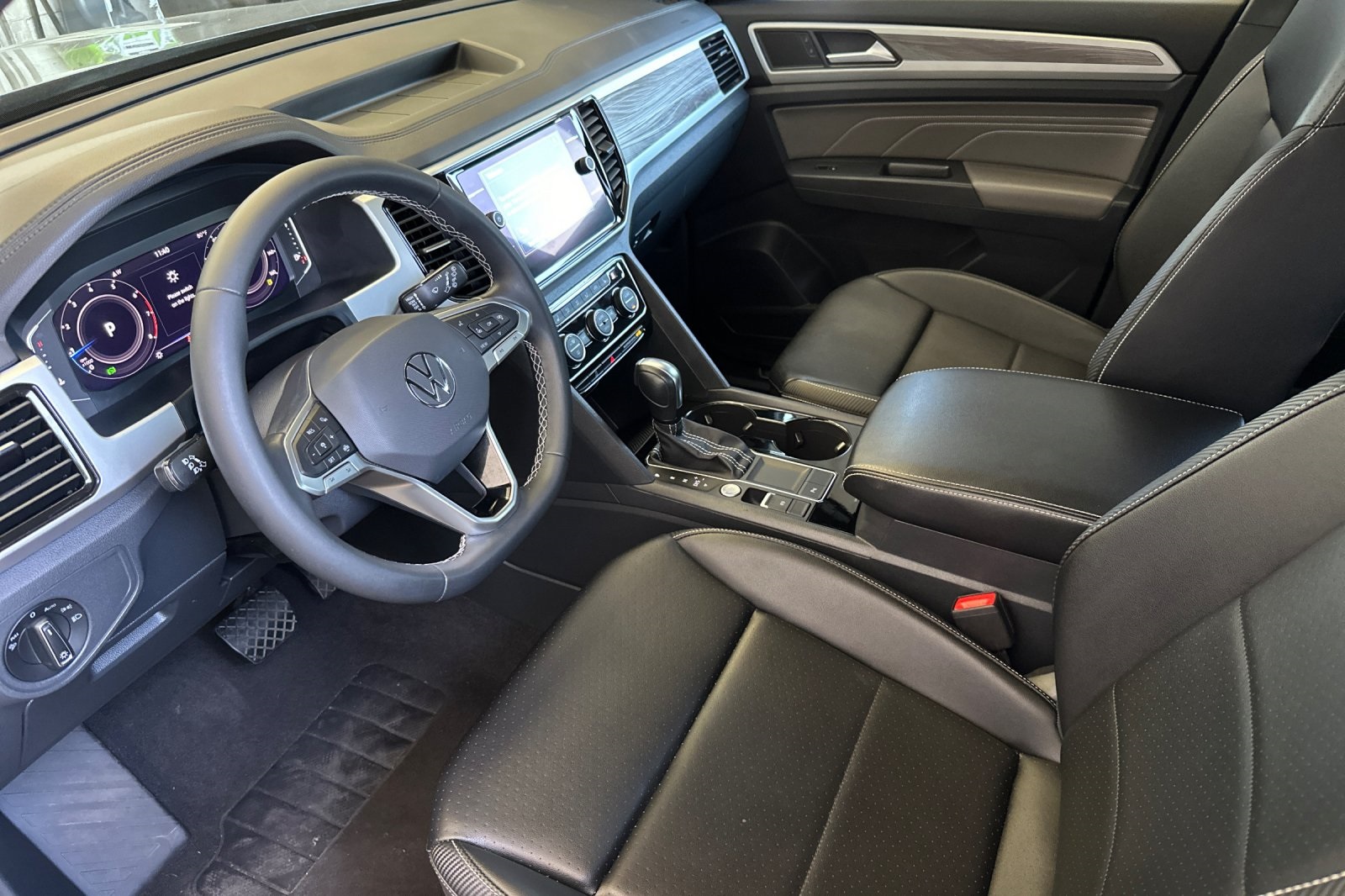 2022 Volkswagen Atlas Cross Sport V6 SE Technology photo 10