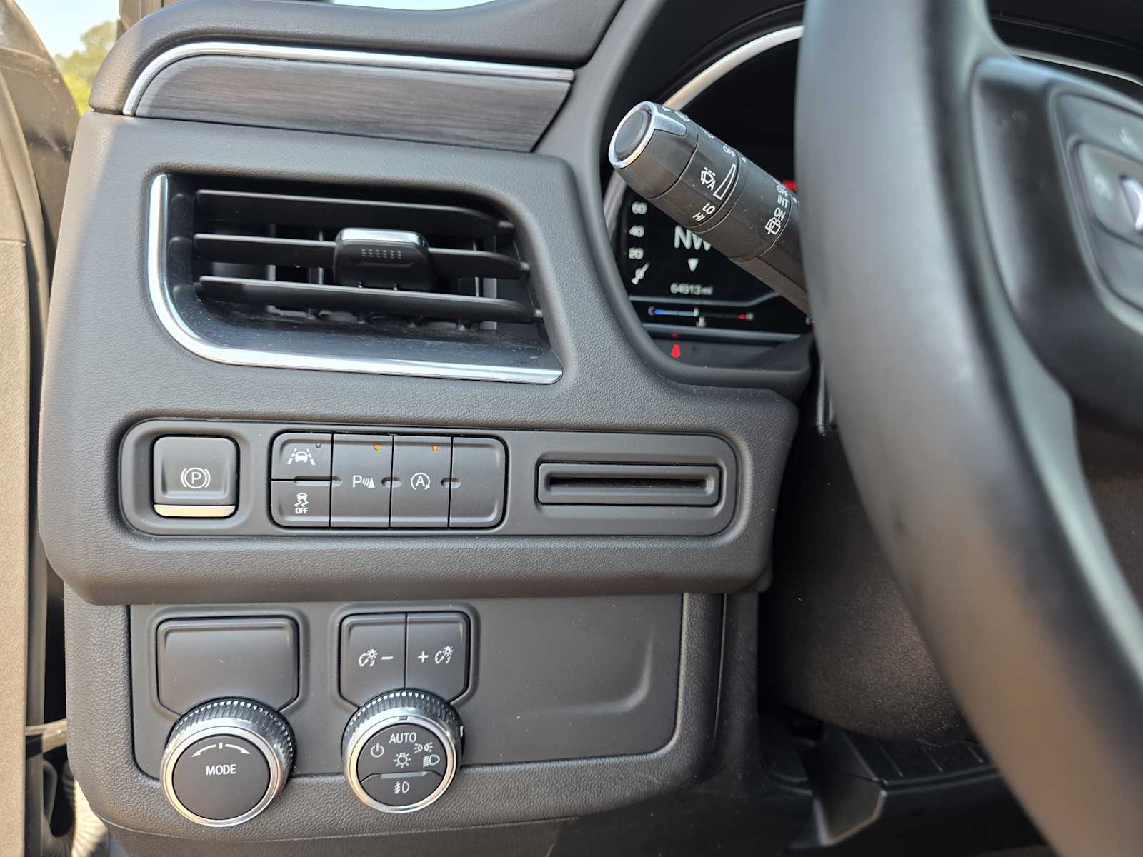 2023 Gmc Yukon SLT photo 27