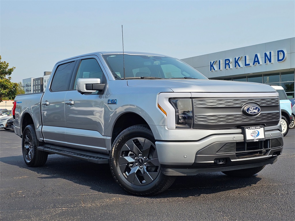2025 Ford F-150 Lightning Lariat's photo