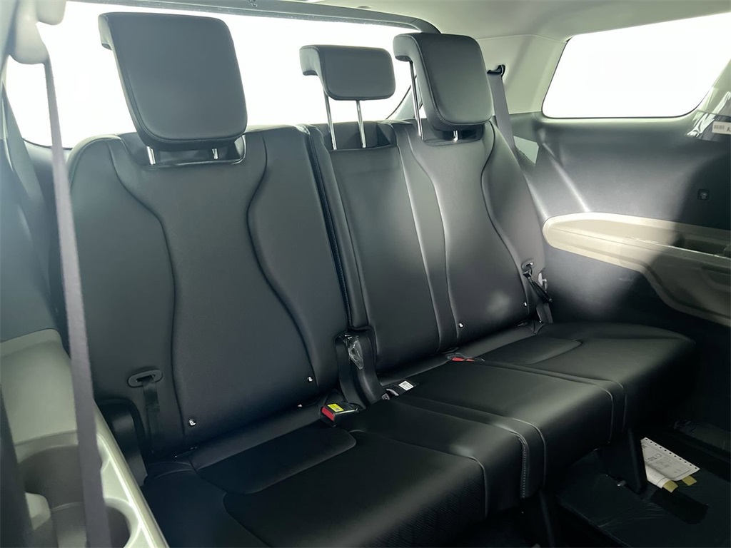 2026 Kia Carnival LX photo 27