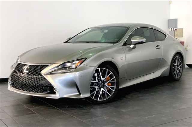 2017 Lexus RC 200t's photo