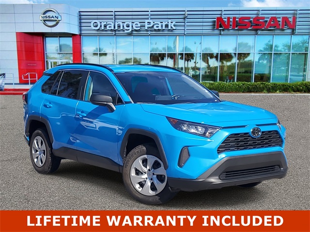 2021 Toyota RAV4 LE's photo