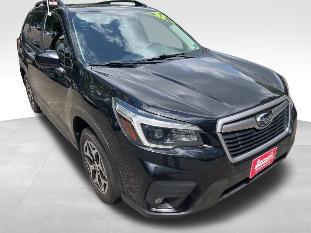 2021 Subaru Forester Premium photo 10