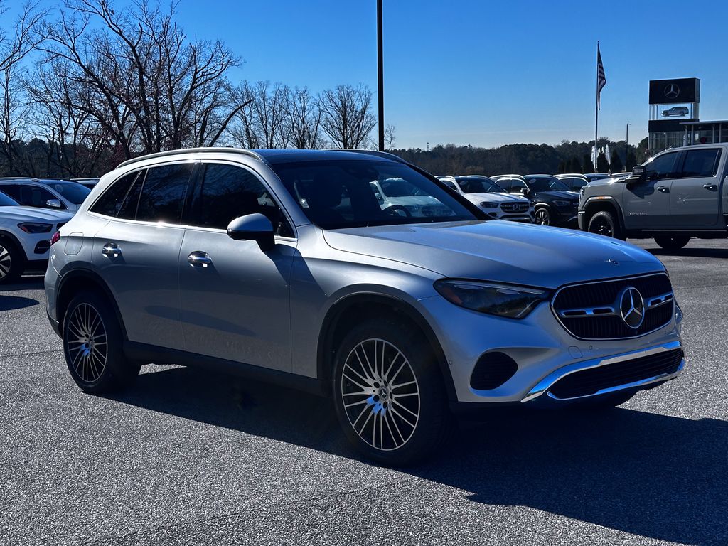 2023 Mercedes-Benz GLC GLC300's photo