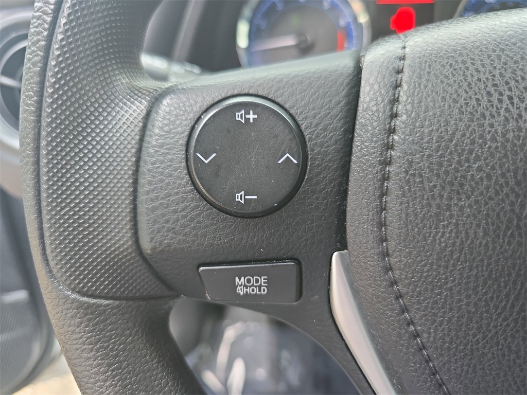2019 Toyota Corolla L photo 15