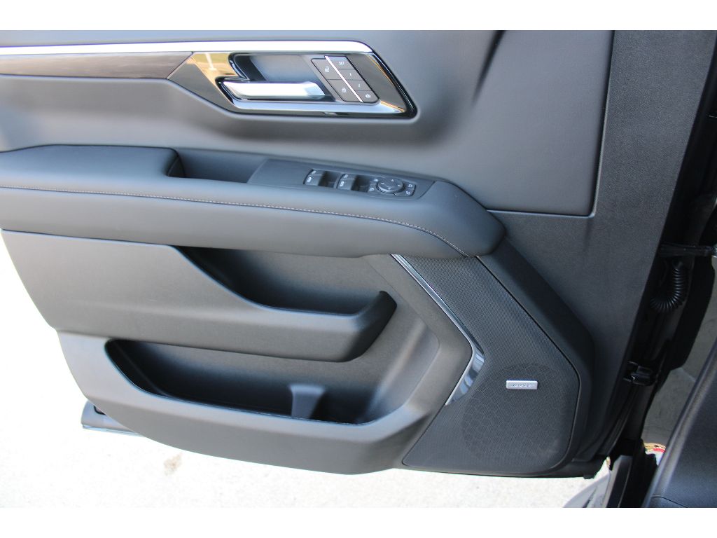 2026 Chevrolet Suburban LT photo 19