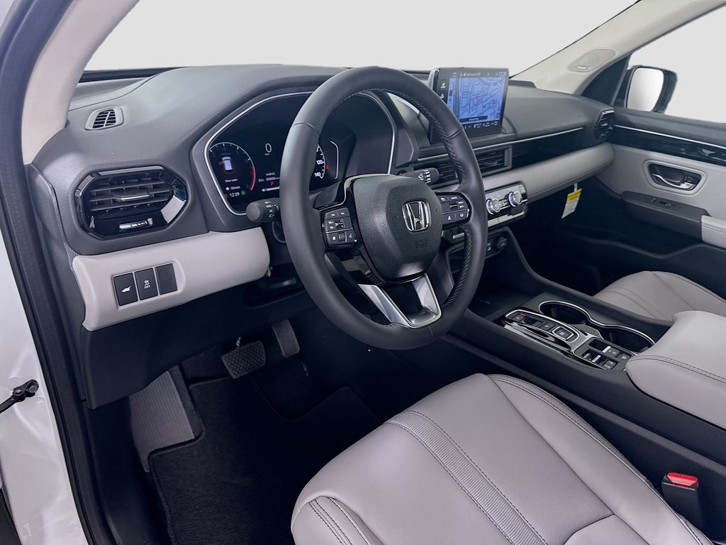 2025 Honda Pilot Touring photo 7