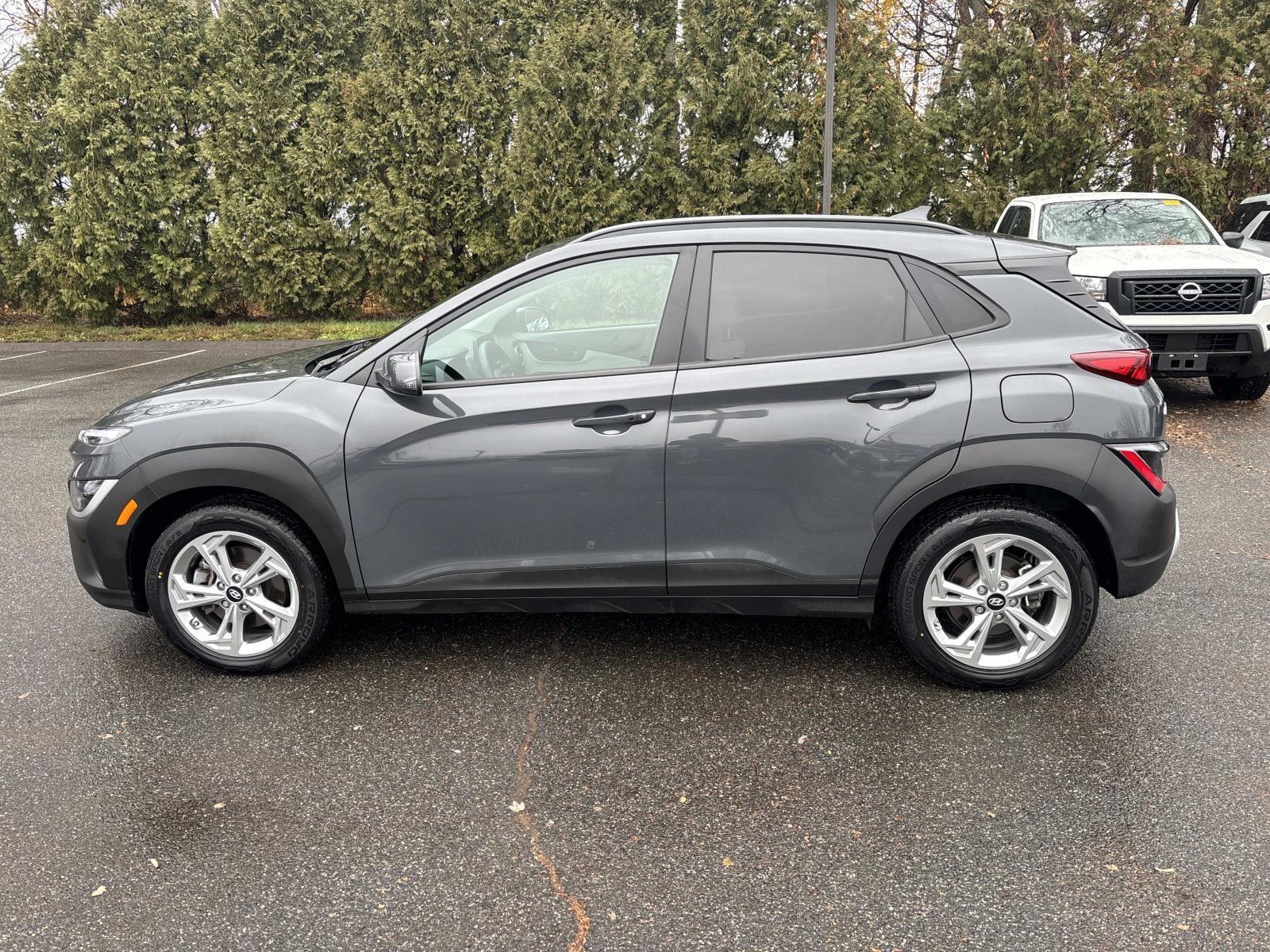 2023 Hyundai Kona SEL photo 2