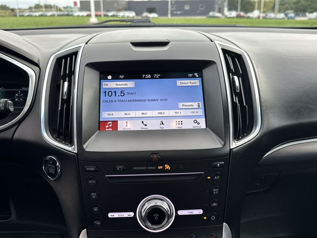 2019 Ford Edge Titanium photo 12