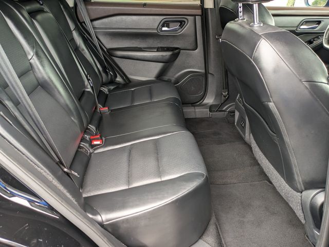 2022 Nissan Rogue SV photo 25