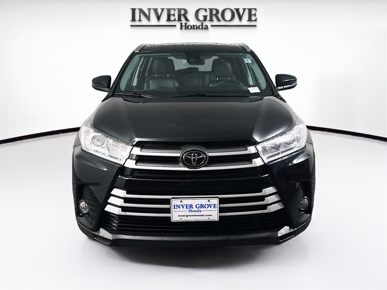 Used 2019 Toyota Highlander XLE with VIN 5TDJZRFH0KS574531 for sale in Inver Grove Heights, Minnesota